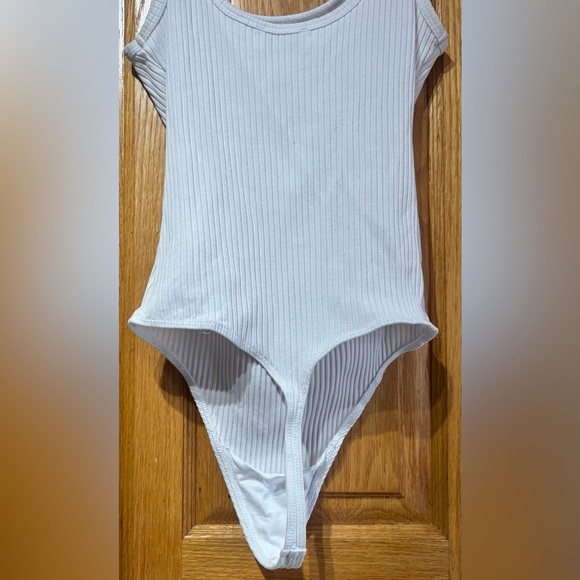 Aritizia Wilfred Free White Ribbed Bodysuit Small EUC - Picture 9 of 9
